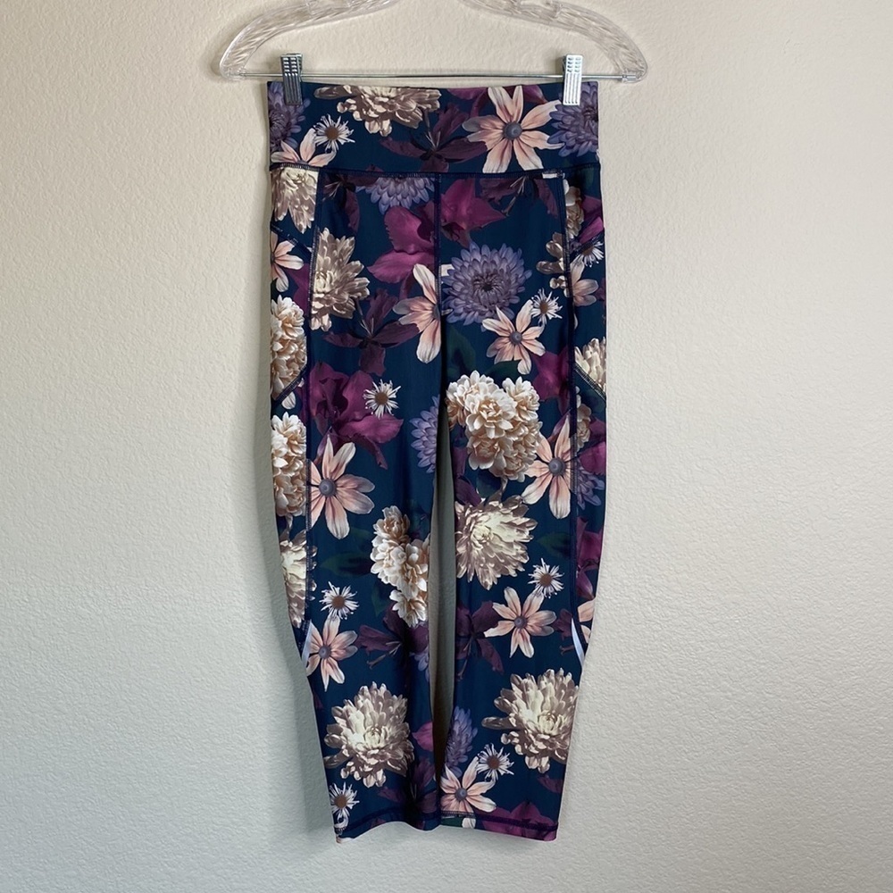 Sweaty Betty zero gravity leggings crop floral small EUC